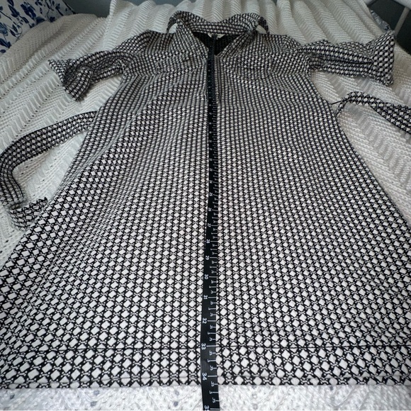 Women's Max Studio Black and Ivory Belted Shirt Dress - Medium - Picture 9 of 10